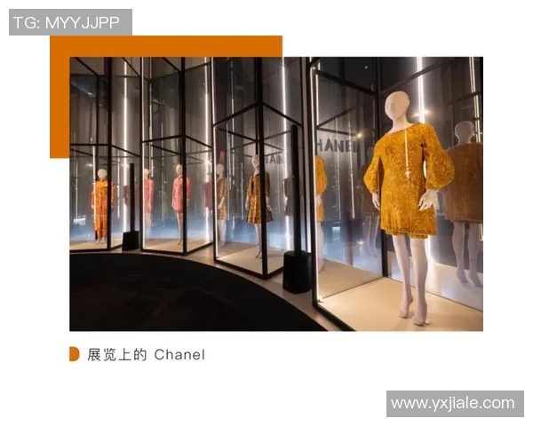 米林科维奇启程亚洲时尚之都透露下一季设计灵感源泉